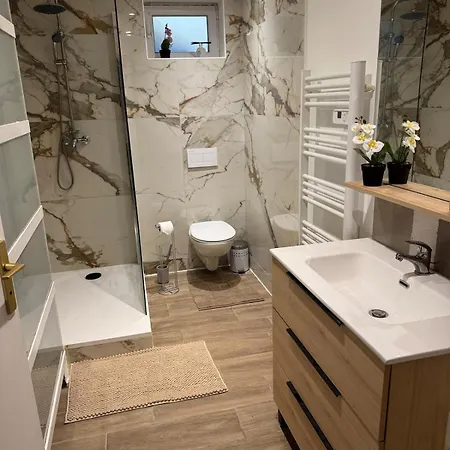 Au Rdc Coeur De 1 Apartamento *